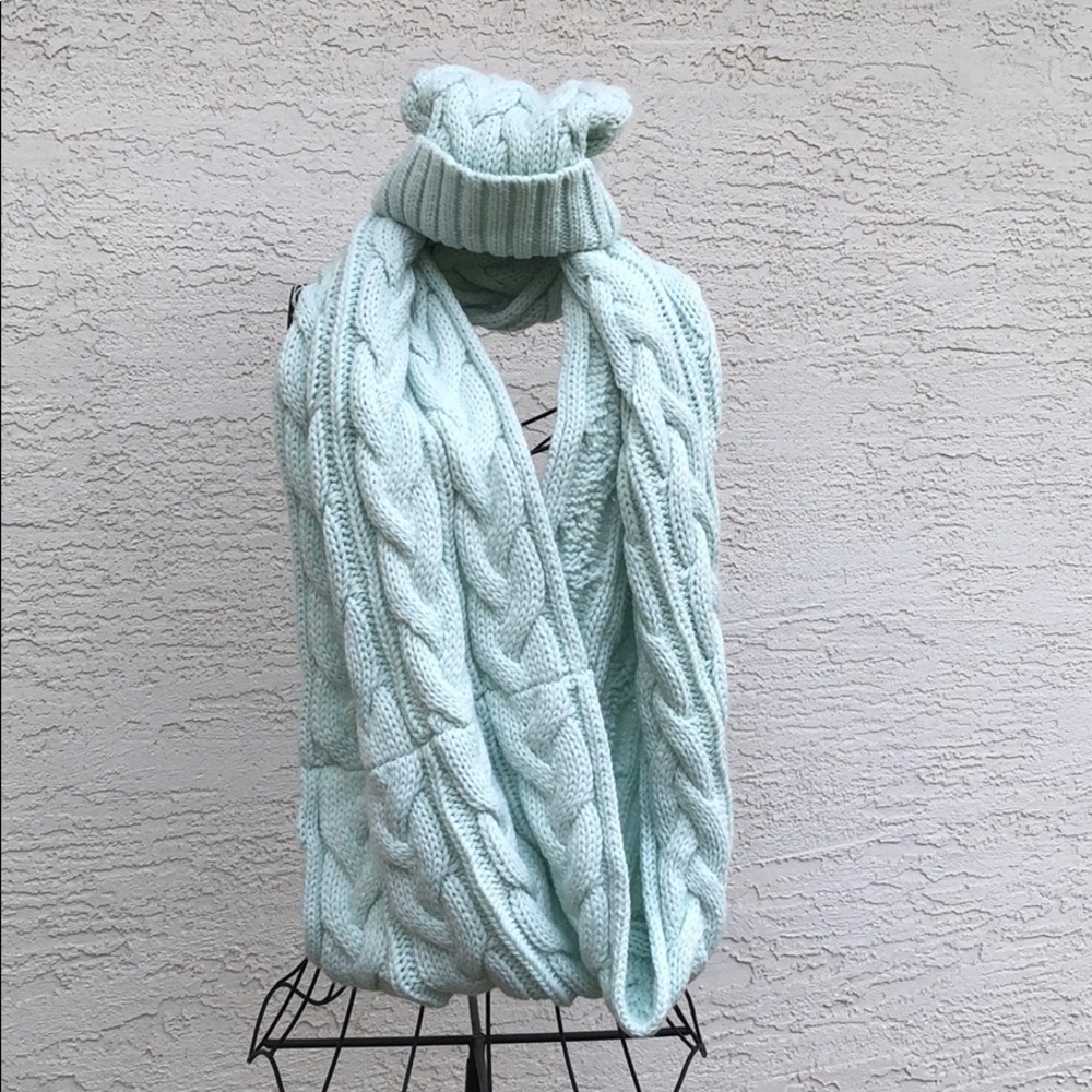 Indigo Mint Cable Knit Scarf